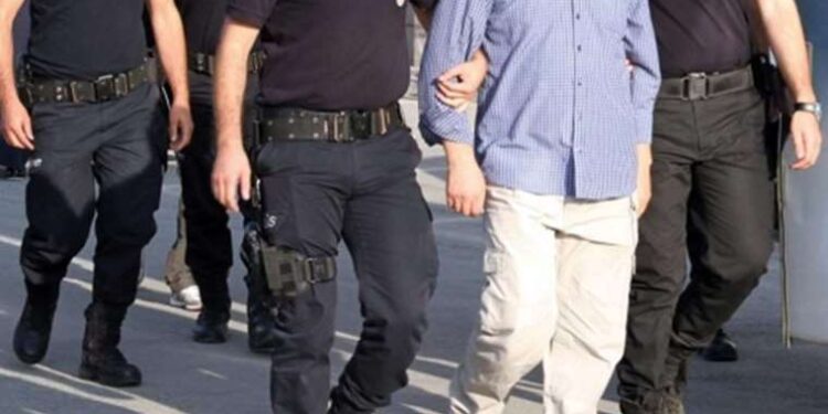 6 ilde operasyon... Sahte pasaport, kimlik ve vize şebekesi çökertildi!