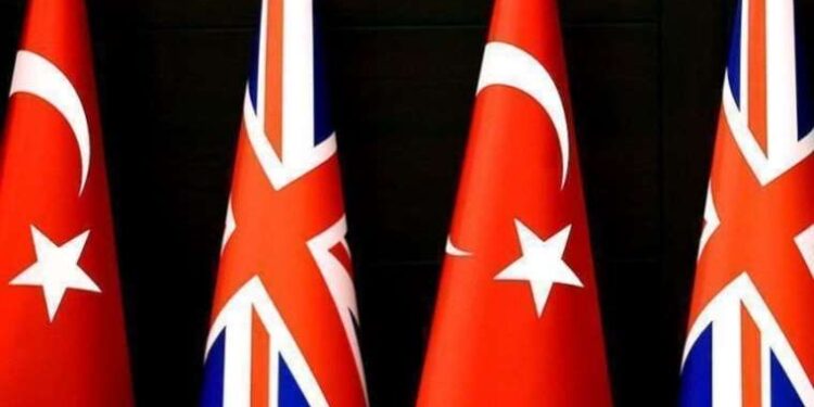 Oğluyla kavga eden çocuğun babasını vurdu!
