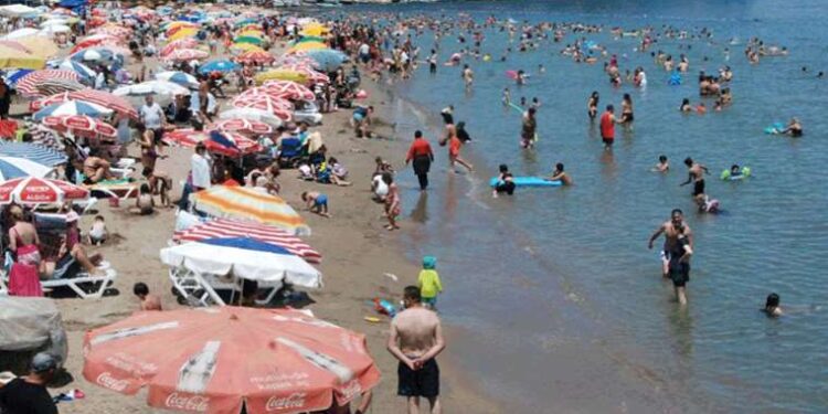 Prof. Dr. Aydemir: Deniz ve havuzlardaki kalabalık nedeniyle çocuklarda enfeksiyon rahatsızlıkları arttı