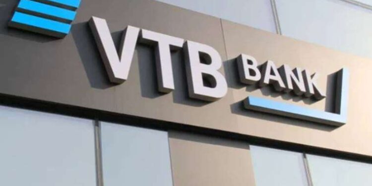 Ataşehir’de ‘hız’ kavgası: Satır ve bıçakla dükkan bastı