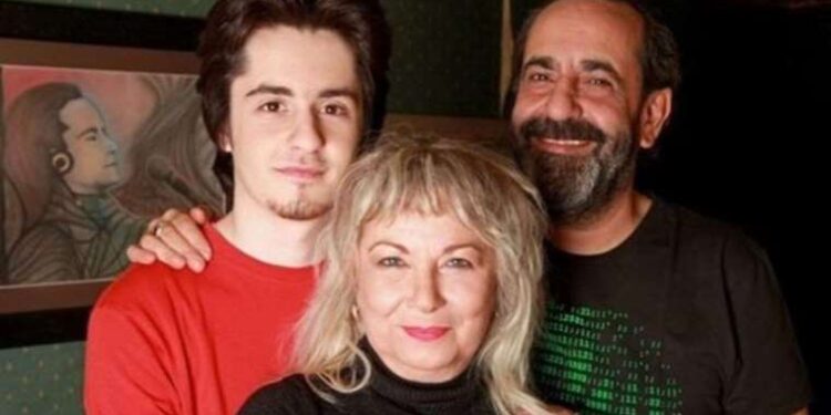 Özkan Uğur’un oğlu Alişan Uğur paylaştı: ‘Sonsuz bir boşlukta hissediyorum…’