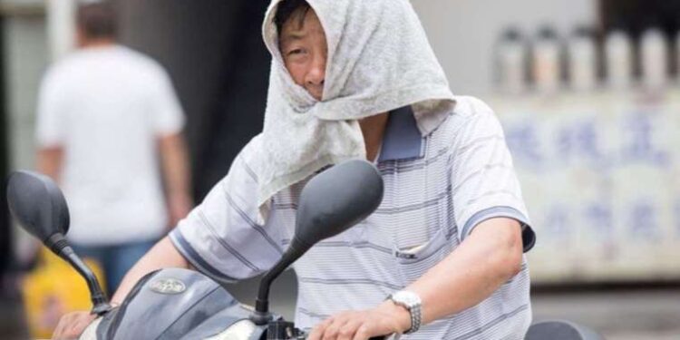 Heat wave kills 1 in Spain’s Murcia