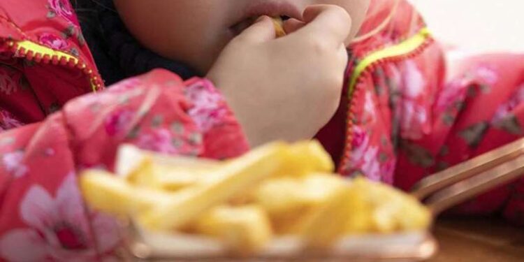 Çocuk obezitede genetik faktörler önem taşıyor