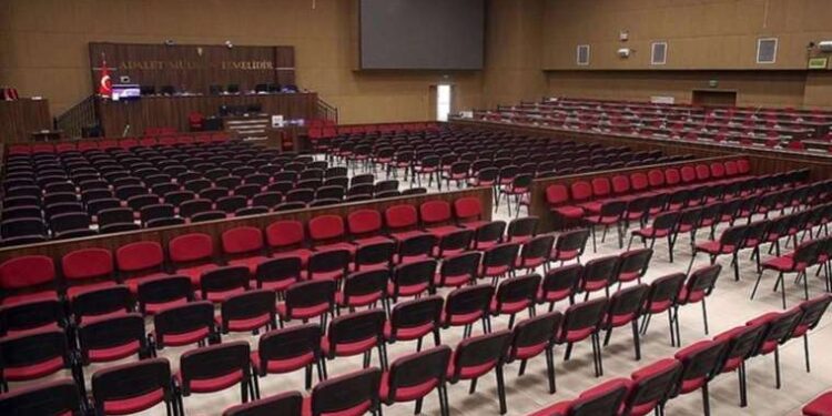 Ünlü model Gigi Hadid, uyuşturucu madde bulundurmaktan tutuklandı