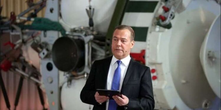 Medvedev: We'd have to use nuclear weapon if Ukrainian offensive was a success