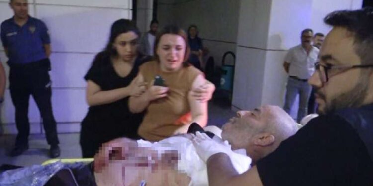 Çin’de şiddetli tufan: Araçlar sele kapıldı