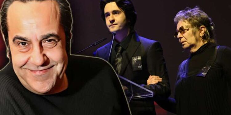 41 yıllık eşi Özkan Uğur’a veda eden Aysun Aslan, salondakilerden tek bir ricada bulundu