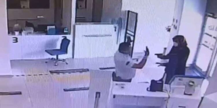 Kadın kılığında banka soygunu... 8 saat sonra yakalandı!