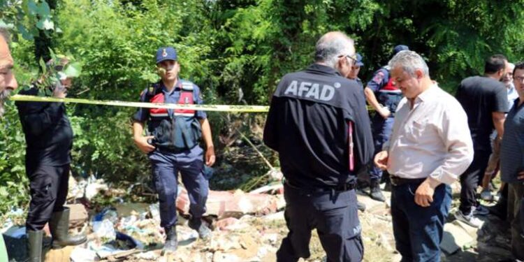 Sel sularına kapılan babasının cansız bedenini buldu