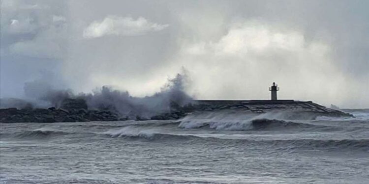Meteoroloji'den Karadeniz'e fırtına uyarısı