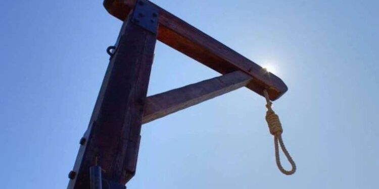 Sağlıkta şiddet sürüyor: Hasta yakınından doktora saldırı!