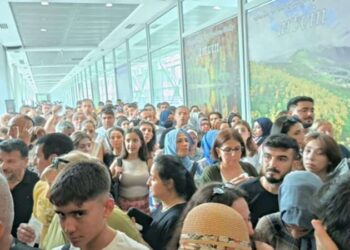 Vergi zamları sınır kapılarında yoğunluğa neden oldu