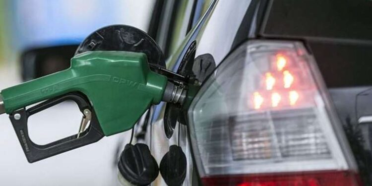 Son dakika... Akaryakıta KDV zammı geliyor!