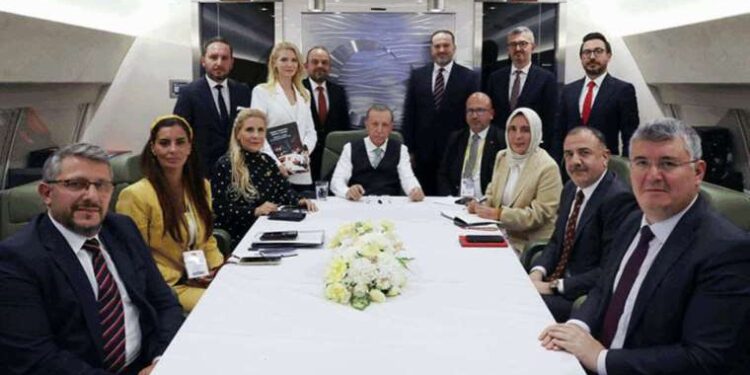 Borsa günün ilk yarısında rekor seviyeyi gördü