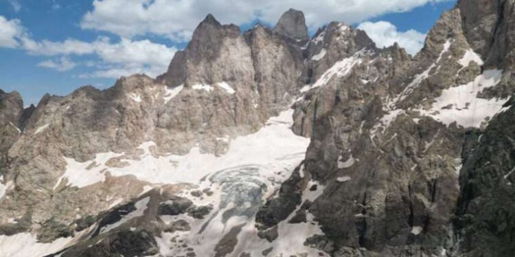 Hakkari'de Cilo-Sat Dağları'na çıkan 4 kişiden haber alınamıyor