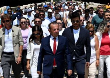 'Adalet ve değişim' yürüyüşünün son günü: Tanju Özcan Anıtkabir'i ziyaret etti!