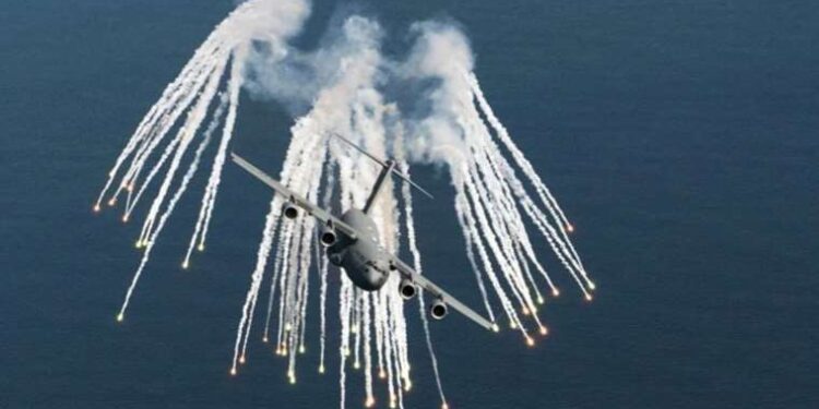 Öğrenciler ve depremzedeleri yurtdışı vaadiyle dolandırmışlar!