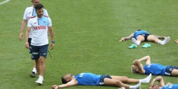 Trabzonspor idmanında Nenad Bjelica'dan şınav cezası