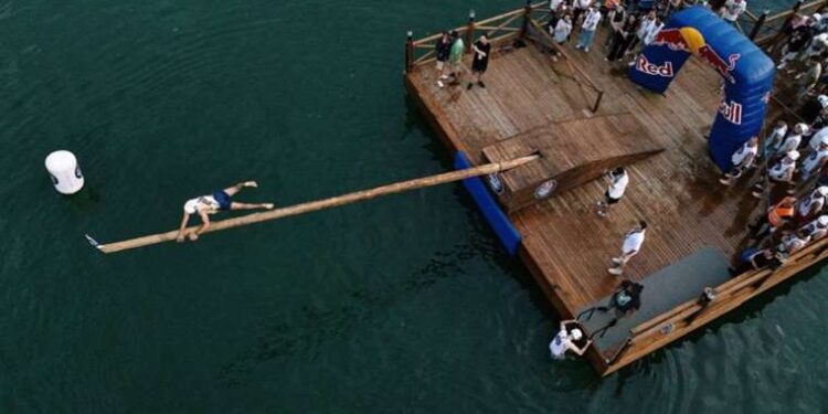 Red Bull Yağlı Direk Etkinliği'nde kazanan belli oldu