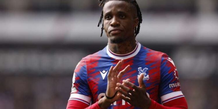 Fenerbahçe isteklerini yerine getirdi! Wilfried Zaha karar verecek