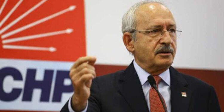 Yan Dal Uzmanlık Sınavı’nı kazanan hekimlerin zorunlu hizmeti yarıya düşürüldü