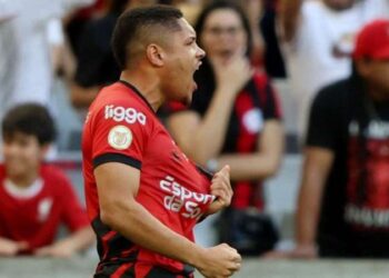 Barcelona, Vitor Roque transferini açıkladı