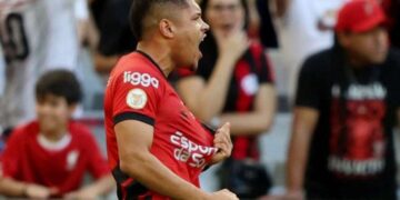 Barcelona, Vitor Roque transferini açıkladı