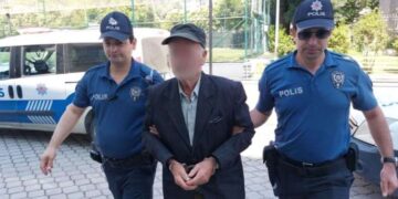 Samsun'da 81 yaşındaki şahıs iki komşusunu bıçakla yaraladı