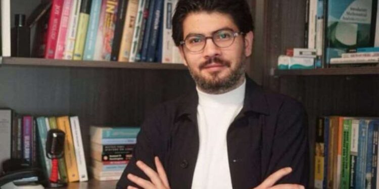 İstanbul Ticaret Üniversitesi Ekonomist Oğuz Demir'in sözleşmesini yenilemedi