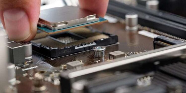 Çin'den Japonya'ya çağrı: Çip endüstrisini sekteye uğratmayın