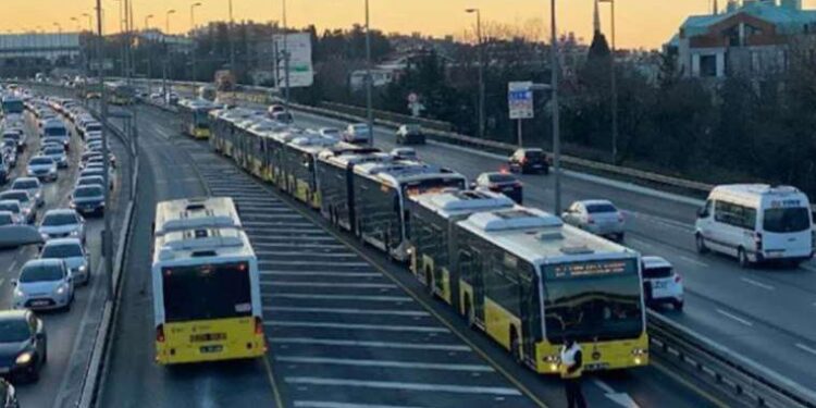 Beyoğlu Cihangir’de ‘hızlı flört değiştirme’ iddiasıyla hedef haline getirilen kafe kapatıldı