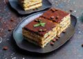 Evde kolay tiramisu nasıl yapılır? Kedi dili bisküvili tiramisu tarifi!