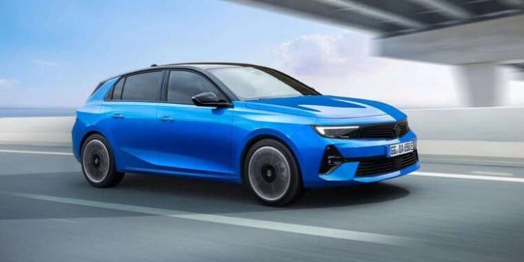 Yeni DC filmi Blue Beetle’dan görüntüler geldi