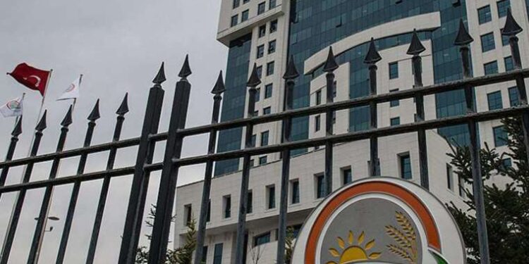 9 üst düzey bürokrat görevden alındı: Aralarında tartışmalı ‘lahmacun’ kararına imza atan da var