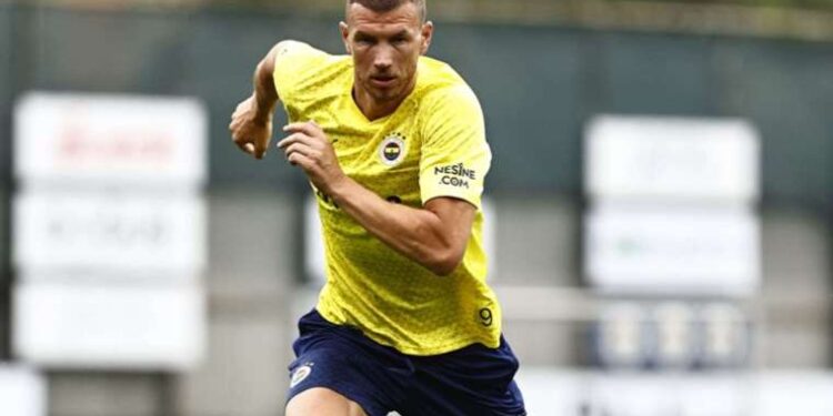 Edin Dzeko'dan transfer itirafı: 'Fenerbahçe ile ilk görüşmem 2 yıl önceydi'