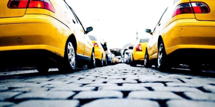 Tanju Özcan’a su şişesi fırlatmıştı… AKP’li Meclis Üyesi de zamlara tepki gösterdi!