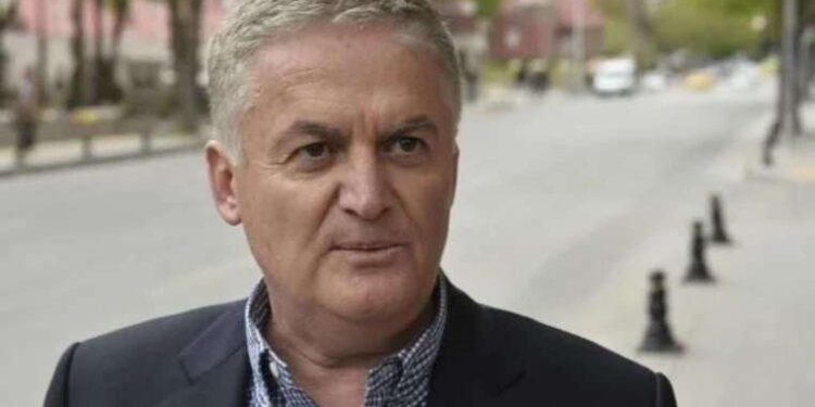 Ahmet Zeki Üçok kimdir, nereli, kaç yaşında? İYİ Parti Hukuk ve Adalet Politikaları Başkanı Ahmet Zeki Üçok hangi partilerde görev yaptı?