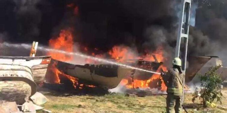 Küçükçekmece'de yangın!