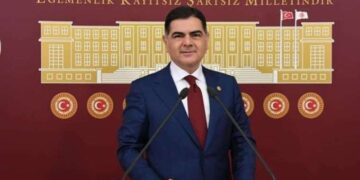 Naci Cınıslı kimdir, nereli, kaç yaşında? İYİ Parti Uluslararası İlişkiler Başkanı Naci Cınıslı hangi partilerde görev yaptı?