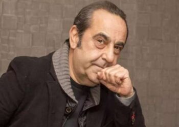 Mersin’de fırtına minareyi devirdi: 2 yaralı