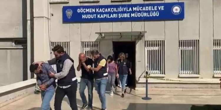 'Fuhuş' çetesine operasyon: 15 kadın kurtarıldı, 3 şüpheli gözaltına alındı!