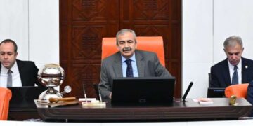 TBMM Başkanvekili Sırrı Süreyya Önder'den 'Can Atalay' çağrısı