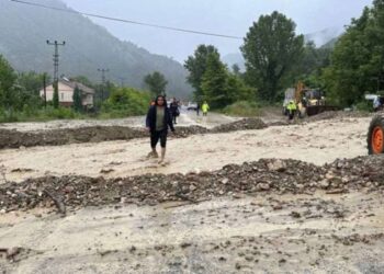 Trafiğe kapatılan Karabük-Zonguldak karayolu tek yönlü ulaşıma açıldı
