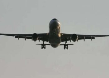 Easyjet, İngiltere'de bin 700 uçuşu iptal edecek
