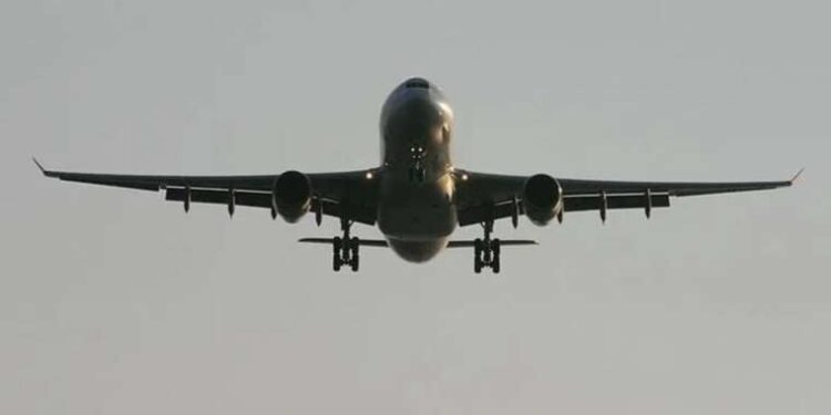 Easyjet, İngiltere'de bin 700 uçuşu iptal edecek