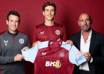 İspanyol futbolcu Pau Torres, Aston Villa'ya imzayı attı