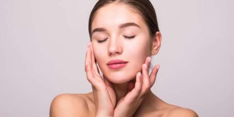 Sağlıklı bir cilt için süper besinler! Cildinizin ışıl ışıl parlaması için bu besinleri tüketin...