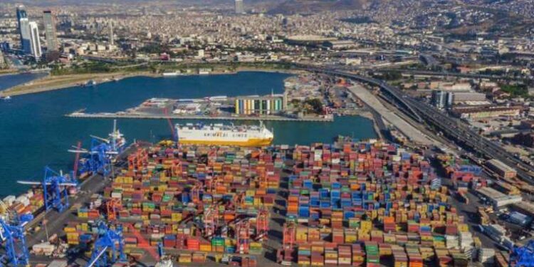 HKP, Alsancak Limanı'nın satılmasını protesto etti: Vatana ihanettir