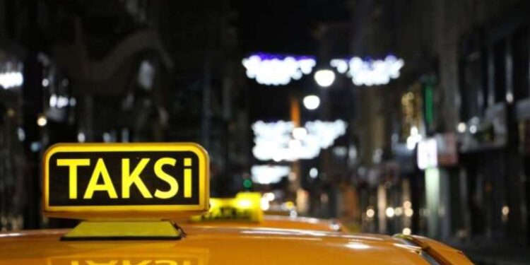 Müşteriden zamlı tarife almak isteyen taksi şoförüne yaptırım