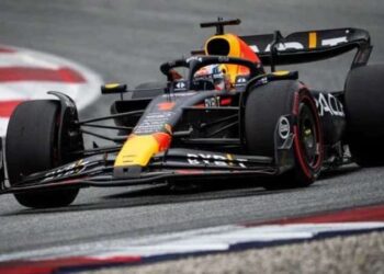 Silverstone'da pole pozisyonu Max Verstappen'in